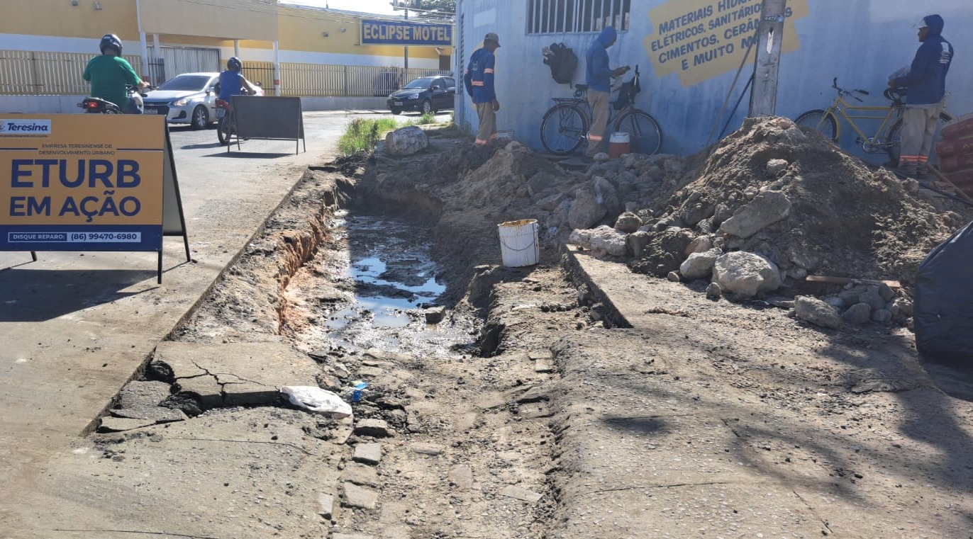 Pmt Executa Obra De Drenagem Em Rua Tr Fego Intenso Na Zona Norte