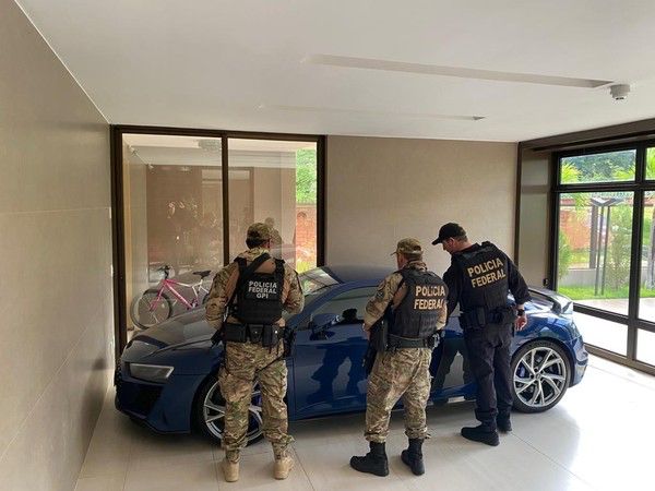 Carros de luxo apreendidos em Teresina