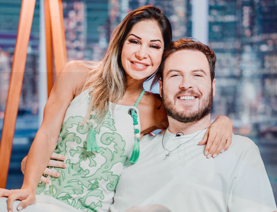 Primo Rico faz declaração de amor para Maira Cardi: 