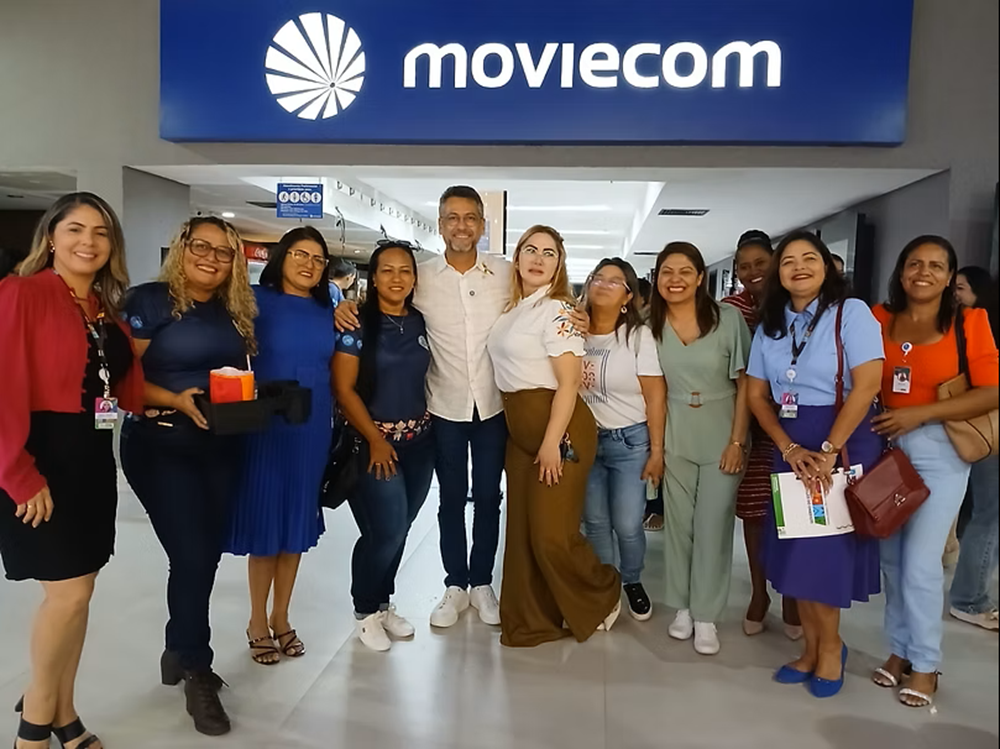 Governador Clécio Luís acompanha sessão adaptada para crianças autistas no Macapá Shopping