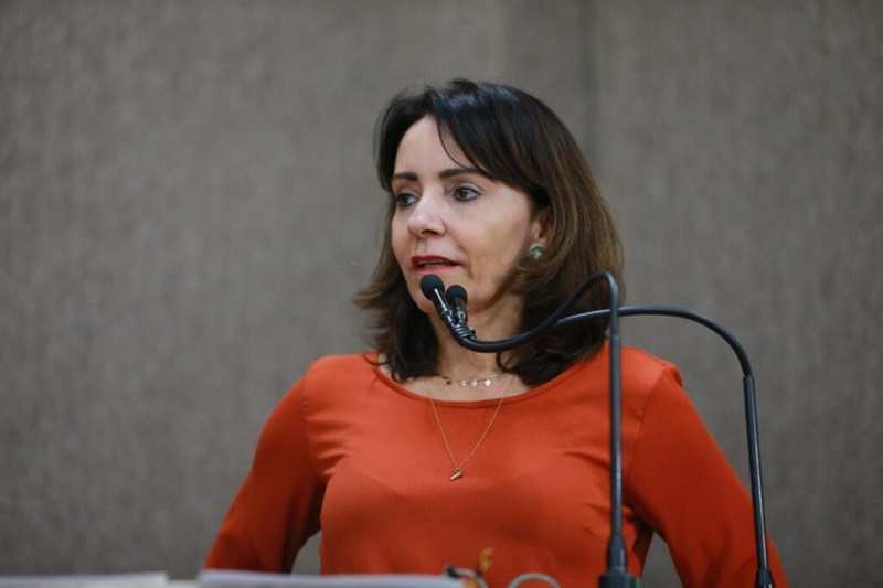 Emilia Correia é a 1ª mulher eleita prefeita de Aracaju com 57,45% dos votos
