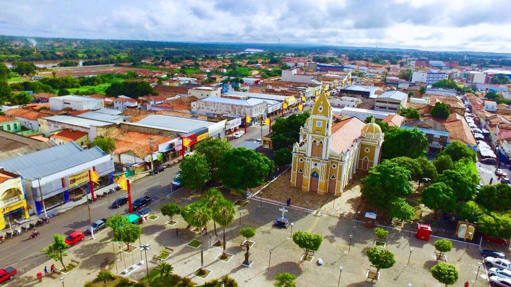 Prefeitura de Floriano suspende vacinação por 4 dias devido ao "feriado"