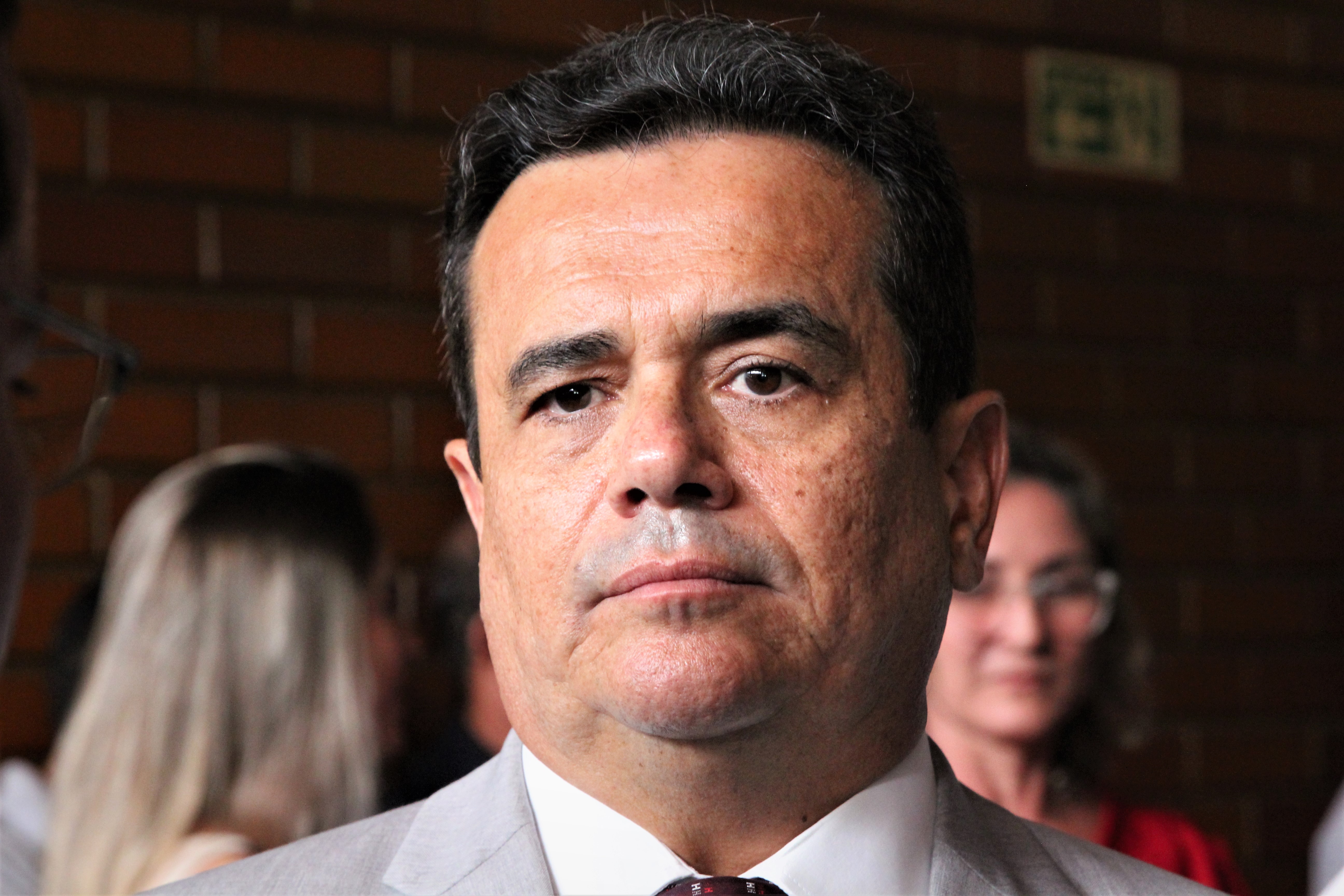 Deputado Henrique Pires.