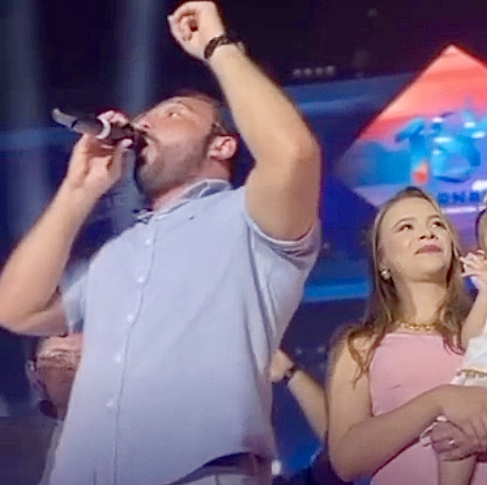 Francisco Emanuel, exaltado, atacando família Mão Santa