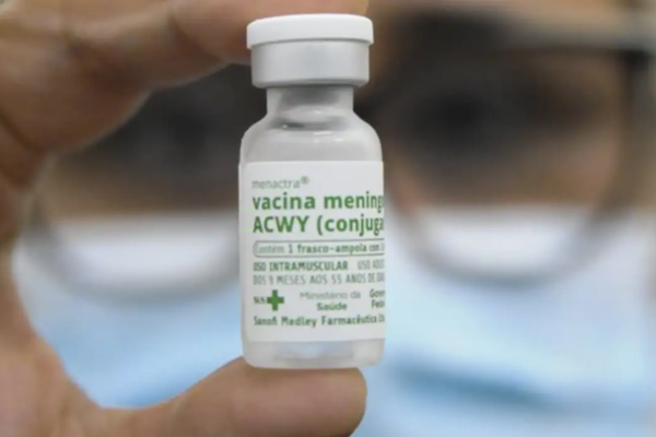 Vacina meningocócica ACWY. Foto: Geovana Albuquerque/Agência Saúde DF