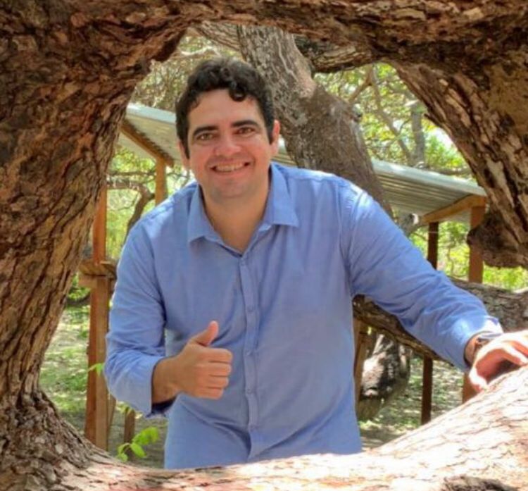 MP pede bloqueio de bens do prefeito de Cajueiro da Praia por contratos ilegais de R$ 538 mil