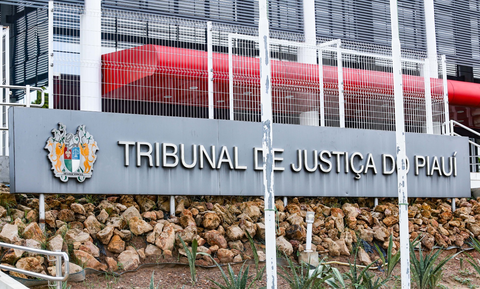 Justiça marca para junho julgamento de acusado de tentar matar gari em Teresina