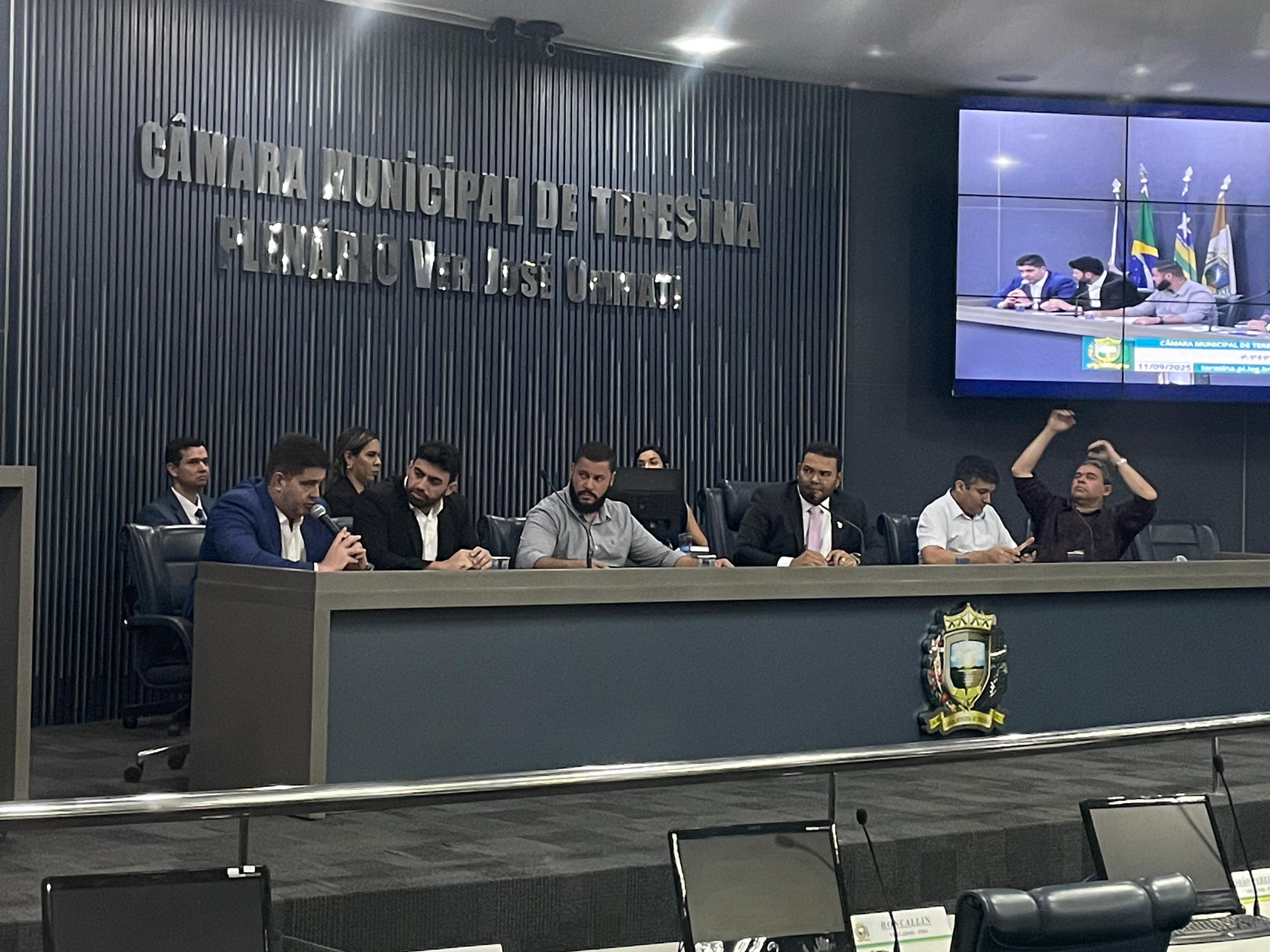 CPI do Lixo confirma fraude em cargas e presidente afima ficar "chocado"