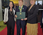 Mão Santa recebe a Medalha Mérito Legislativo de 2024, na Câmara dos Deputados - Foto: Lupa1