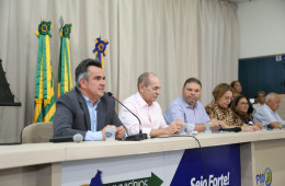 Ciro tem encontro com prefeitos na APPM e discute PEC que visa proibir reeleição