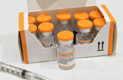 Brasil recebe primeira remessa de vacinas contra Covid-19 para crianças