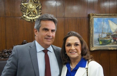 Mãe de Ciro, Eliane Nogueira, é empossada em solenidade no Senado Federal