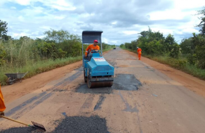 Governo do Estado realiza operação tapa-buraco em rodovias no Meio-Norte do Piauí