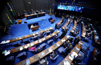 Senado aprova PEC dos Precatórios e medida provisória que cria o Auxílio Brasil