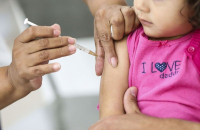 Governo abre consulta pública sobre vacinação contra covid em crianças