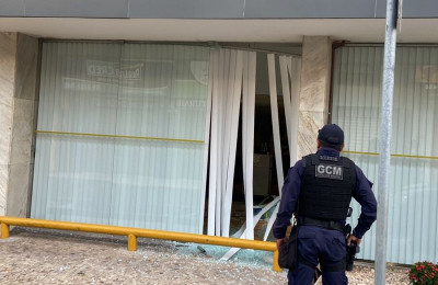 Bandidos arrombam agência do Banco do Brasil no centro de Teresina