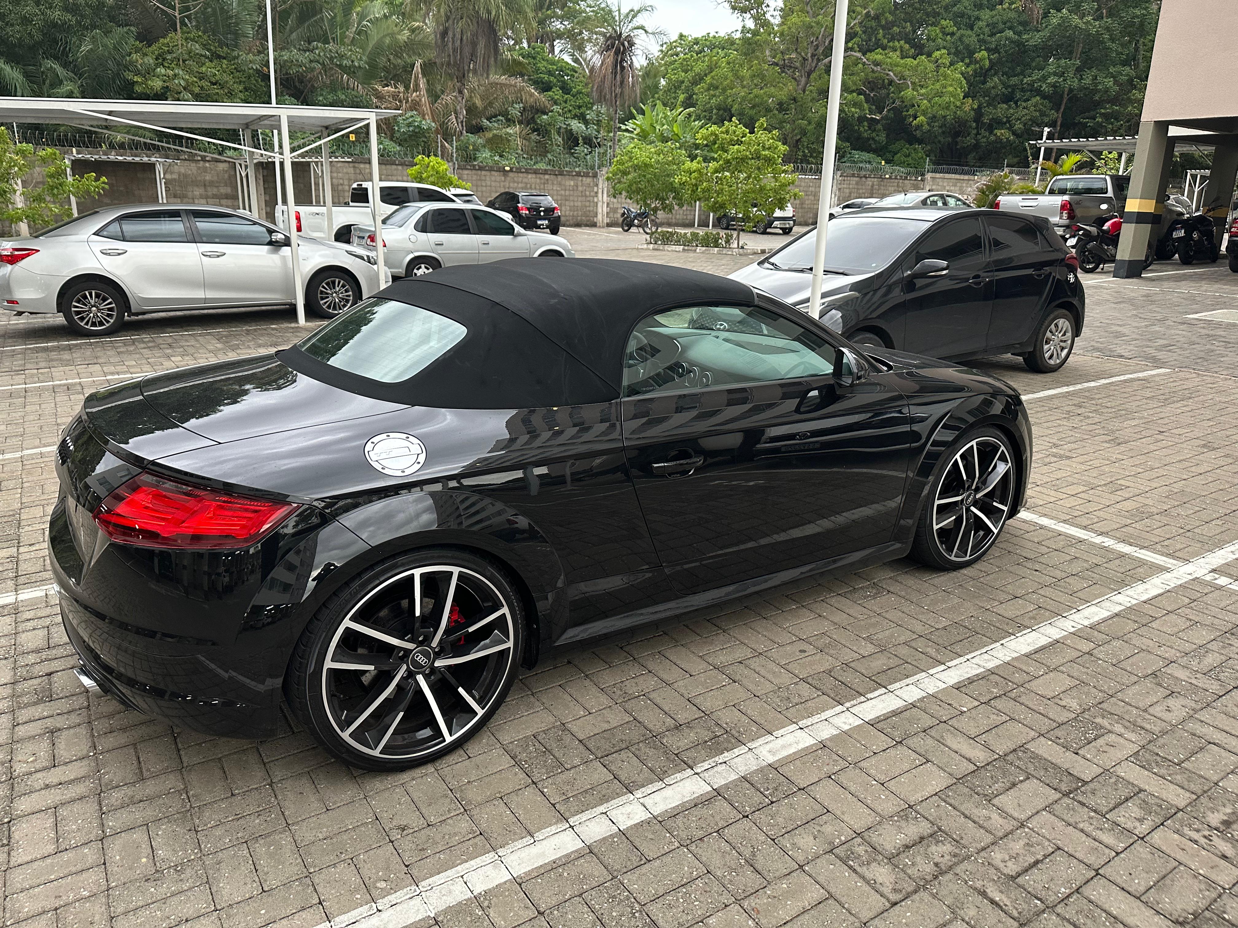 Carros apreendidos na 