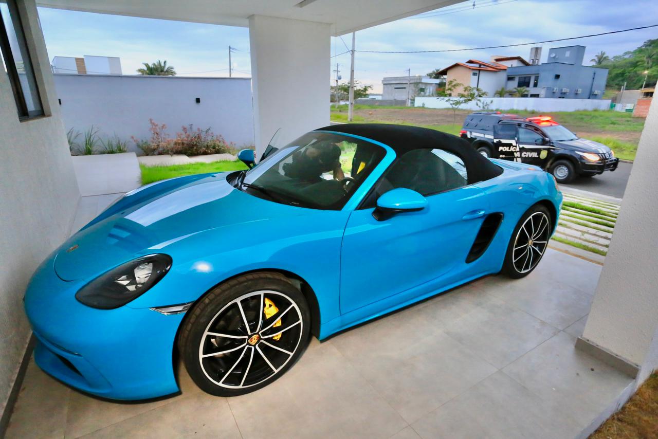 Carros apreendidos na 