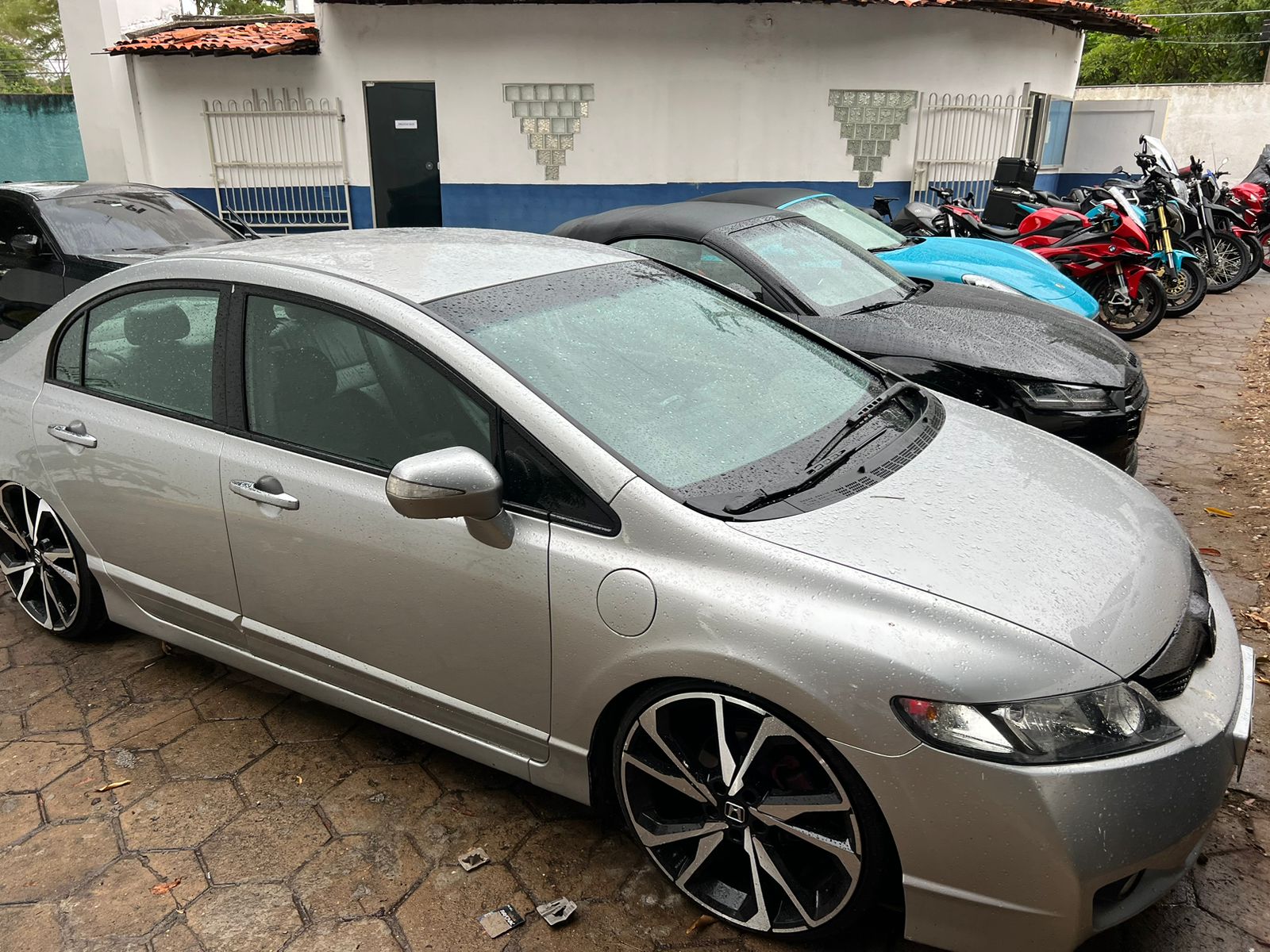 Carros apreendidos na 