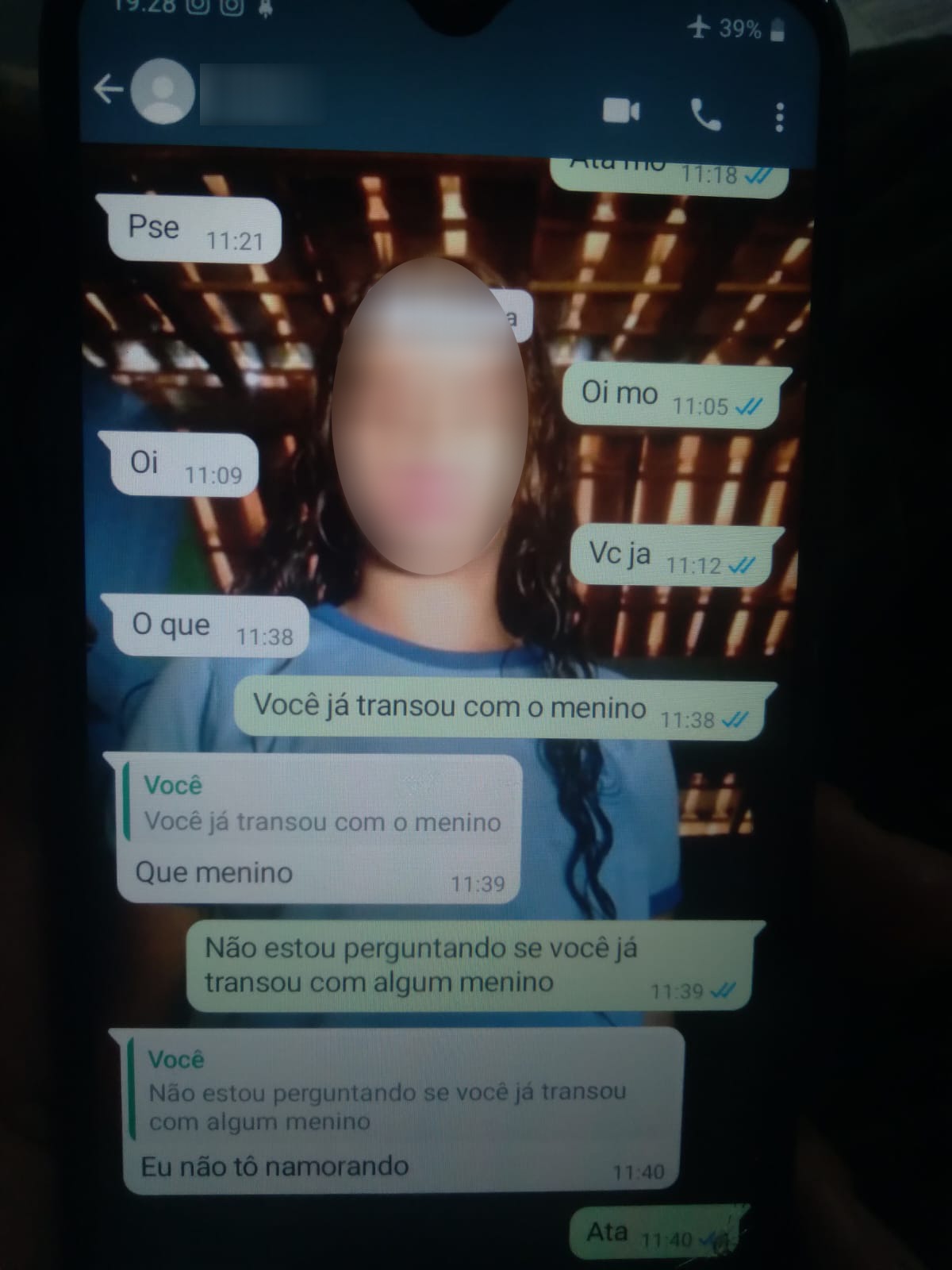 Imagens de conversas de suspeito de pedofilia com suas vítimas, crianças entre 8 a 12 anos