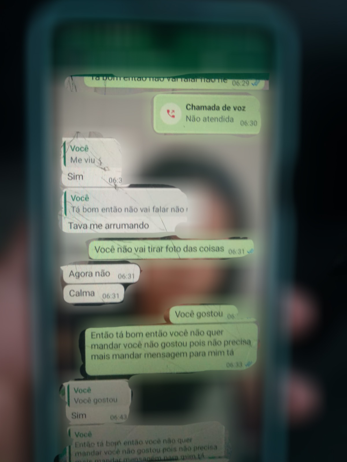 Imagens de conversas de suspeito de pedofilia com suas vítimas, crianças entre 8 a 12 anos