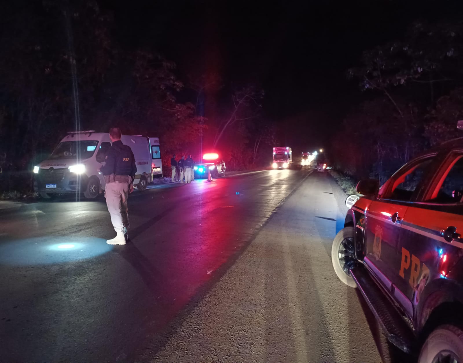 Motociclista colide em banco de areia - Foto: Divulgação/PRF