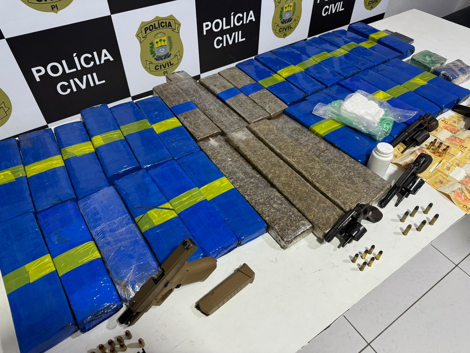 Material ilícito apreendido na Draco 162 - Foto: Divulgação/Draco