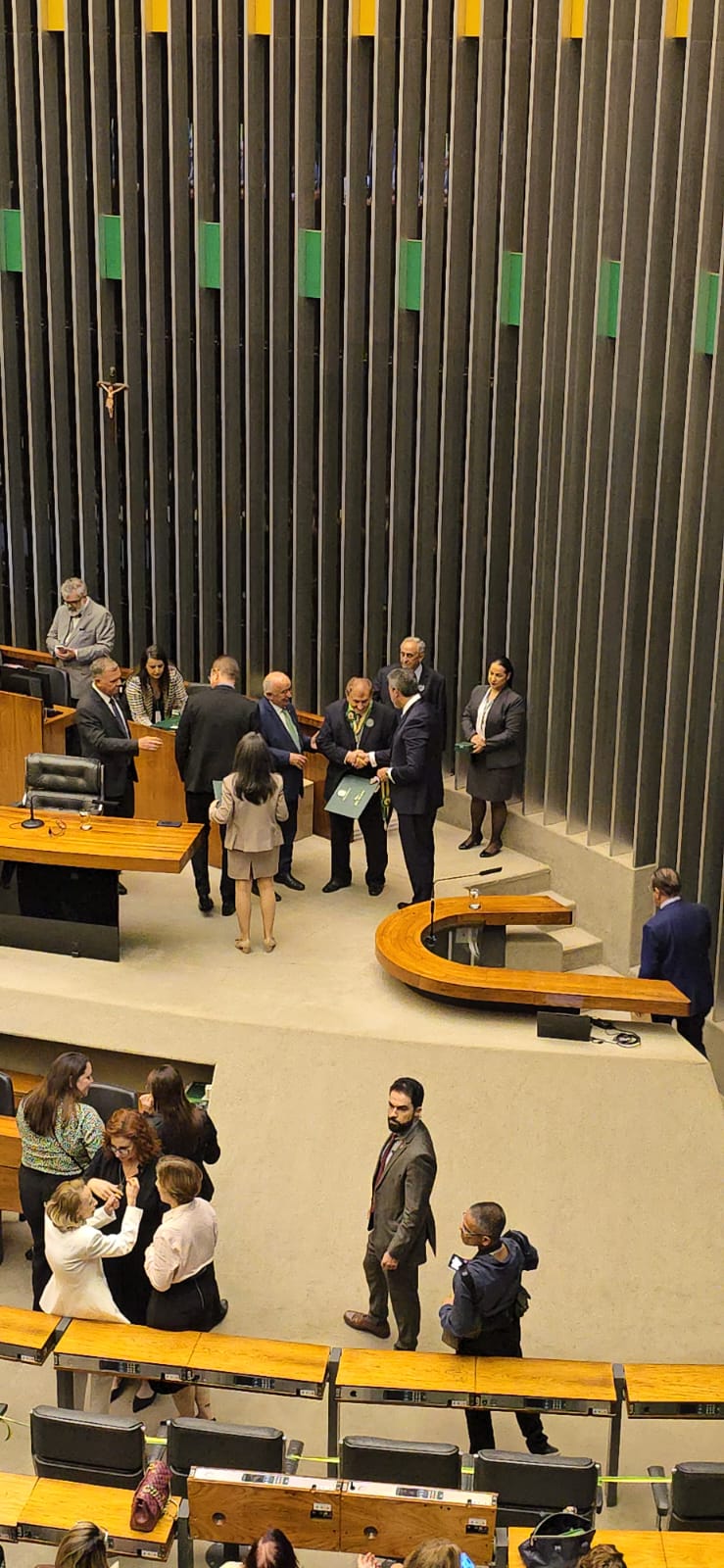 Mão Santa recebe a Medalha Mérito Legislativo de 2024, na Câmara dos Deputados - Foto: Lupa1