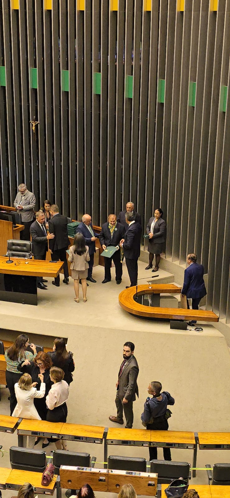 Mão Santa recebe a Medalha Mérito Legislativo de 2024, na Câmara dos Deputados - Foto: Lupa1
