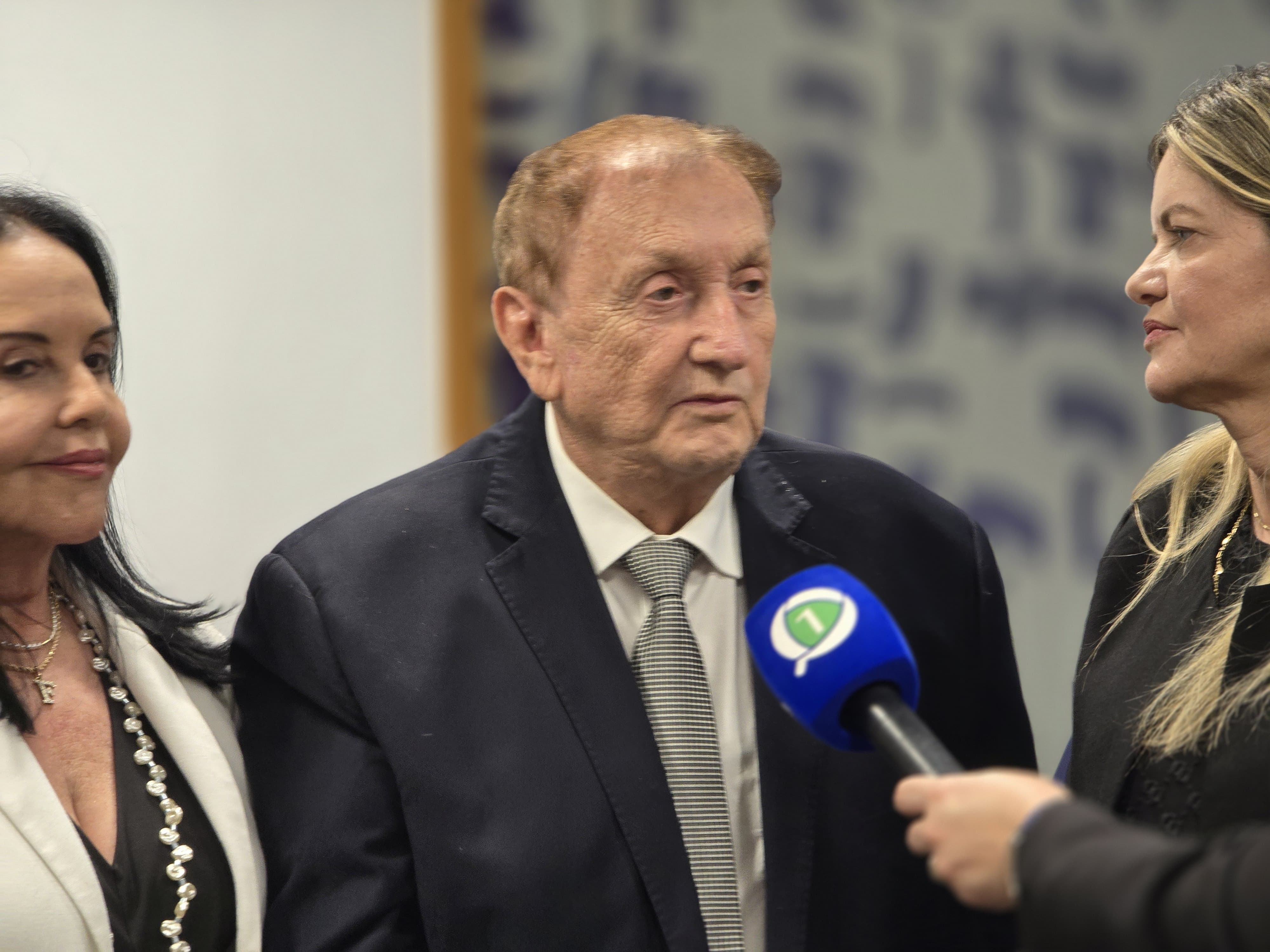 Mão Santa recebe a Medalha Mérito Legislativo de 2024, na Câmara dos Deputados - Foto: Lupa1