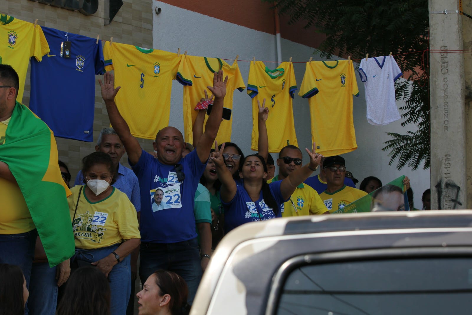 Apoiadores em evento com Jair Bolsonaro em Teresina