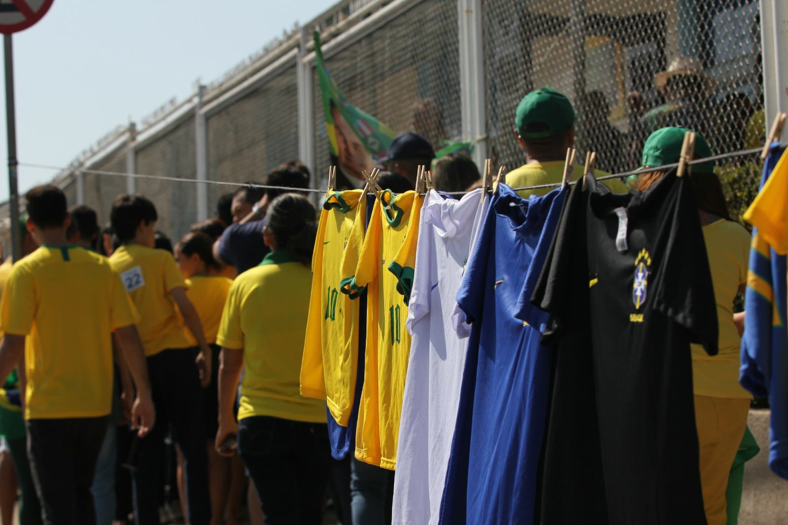 Apoiadores em evento com Jair Bolsonaro em Teresina