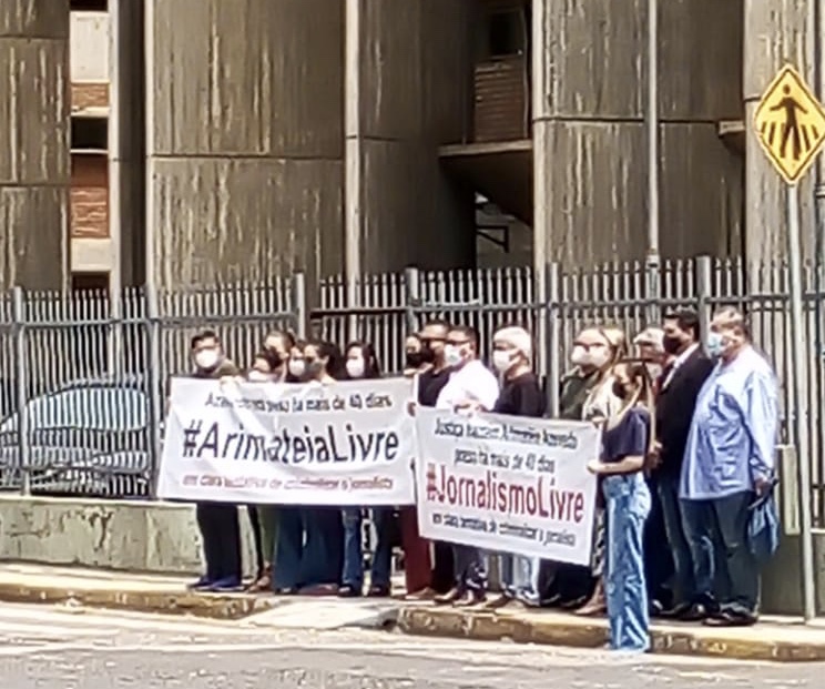 Jornalistas pedem liberdade para Arimatéia Azevedo