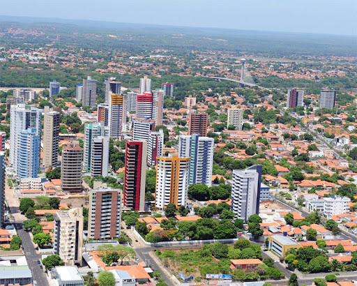 Cresce o luxo, morre o socorro: Zona Leste de Teresina vive sem saúde pública