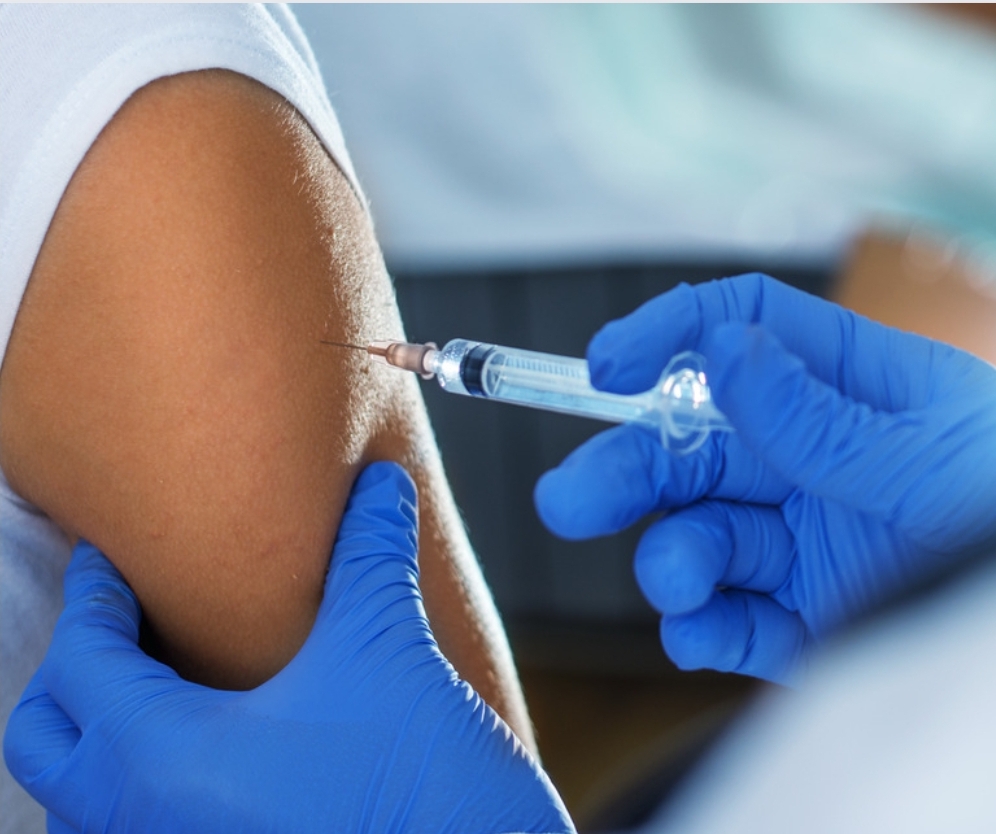 ​Governo amplia vacina bivalente para todos acima de 18 anos