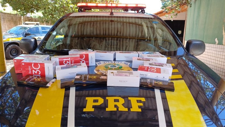 PRF apreende 19 celulares importados de forma ilegal no Sul do Piauí