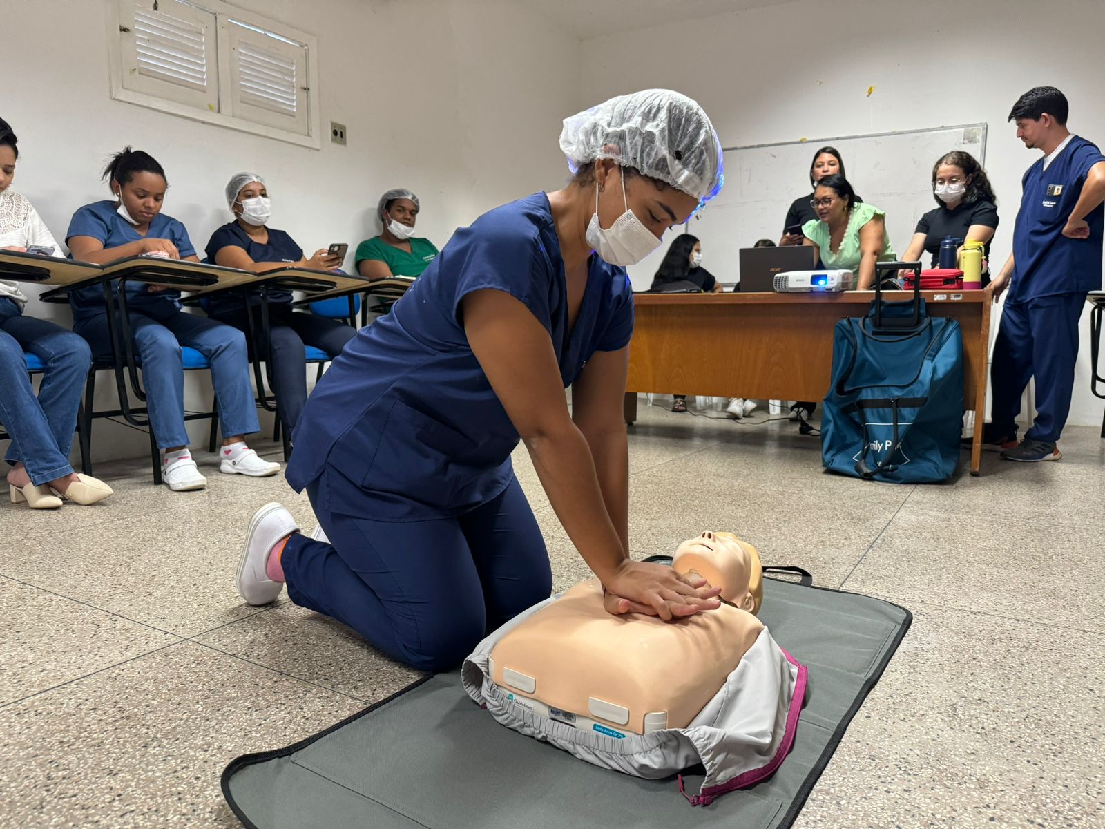 ​Equipe do Hospital Areolino de Abreu recebe treinamento em Teresina